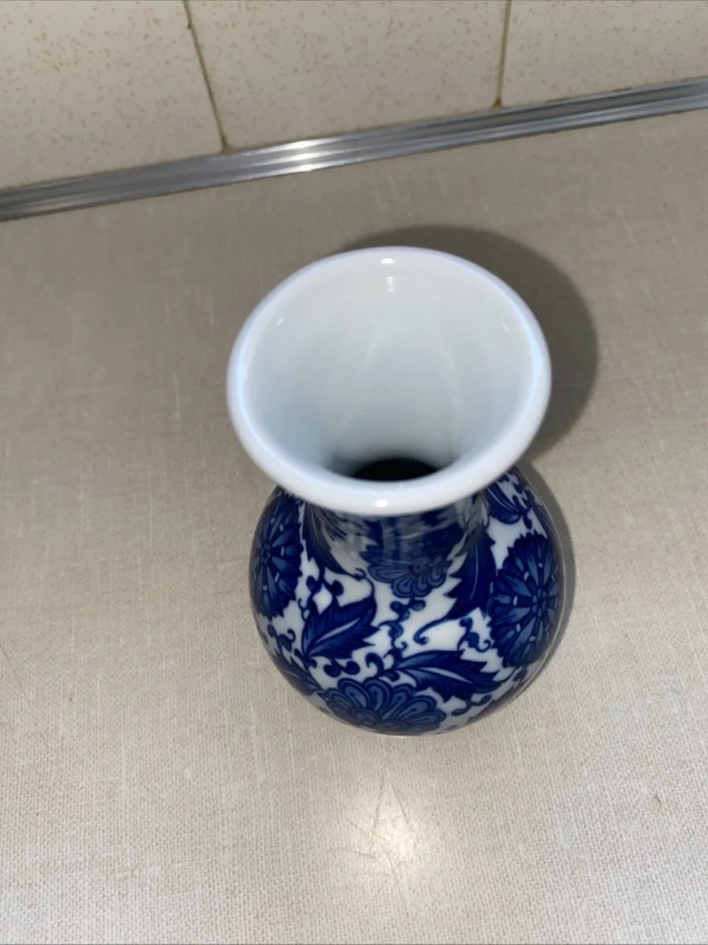 Vintage Bombay Blue and White Porcelain Bud‎ Vase Chinoiserie Floral